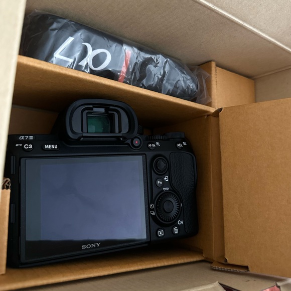 Sony - Alpha a7 III Mirrorless 4K Video Camera (Body Only) - Black - Picture 16 of 16